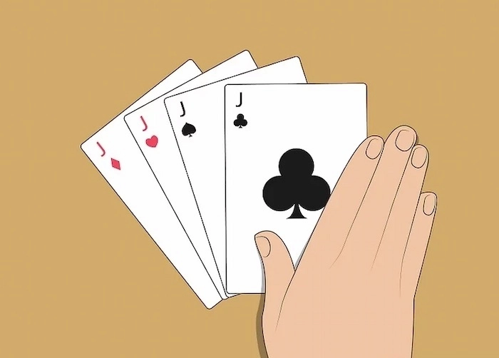 Khi có 4 lá bài giống nhau thì phải đánh xuống ngay lặp tức